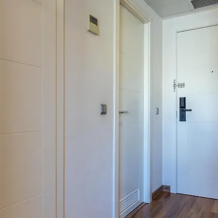 Luxury 100 Mtrs Appartement *