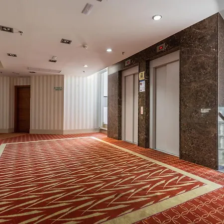 Luxury 100 Mtrs Appartement *